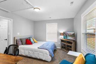 Yellow Door - Greenville - 4