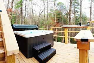 Romantic Cabin Getaway minutes from Chimney Rock - Lake Lure - 3