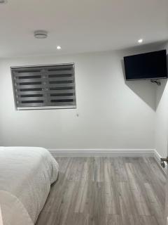 QB Stylish 2 Bedroom Apartment - Smart TV - Wifi - Parking - West Thurrock - 9