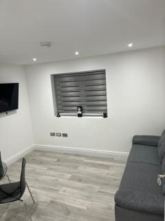 QB Stylish 2 Bedroom Apartment - Smart TV - Wifi - Parking - West Thurrock - 5