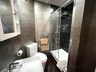 Castle - 2Bed-2Bath-Free Parking - Bedford - 1