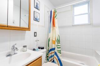 Family Apt: 2BR FREE Parking Airprt City Links - Newark - 3