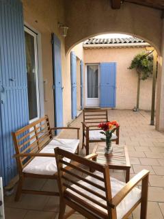 Joli studio avec terrasse et jardin dans une villa en Provence - Pierrevert - 0
