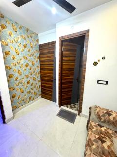 Luxury 3 bhk Apartment with Lift and Car Parking - 9