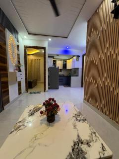 Luxury 3 bhk Apartment with Lift and Car Parking - Nuova Delhi - 4