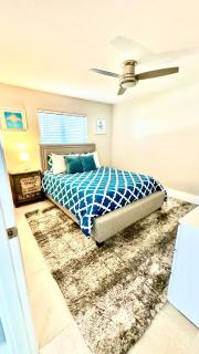 The Downtown Sunshine Getaway - Cape Coral - 8