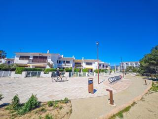 Casas Blanca ONLY FAMILIES - Miami Platja - 7