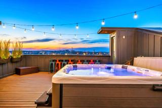 Luxury Hot Tub & Rooftop Deck Downtown Nashville - 3