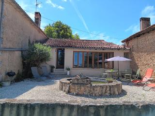 Peaceful unique gite in the countryside - Javerlhac-et-la-Chapelle-Saint-Robert - 8