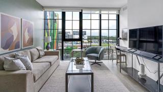 The Juliet V Vibe 8700 - Miami - 9