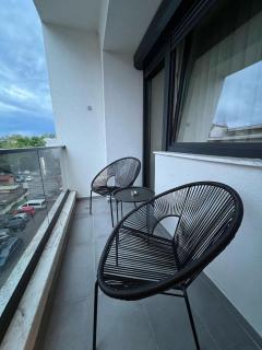 Cozy Studio Near Downtown - 9