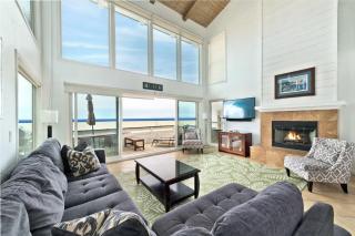 Spacious Oceanfront Home Near Newport Pier - Newport Beach - 7