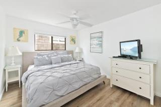Spacious Oceanfront Home Near Newport Pier - Newport Beach - 1