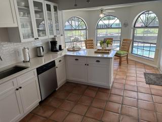 Villa Lucy, a splendid pool home with eastern exposure - 2