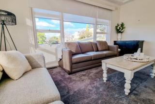 Stay at Beauty Point Wagga 5bdr 2bth magical views - Wagga Wagga - 9