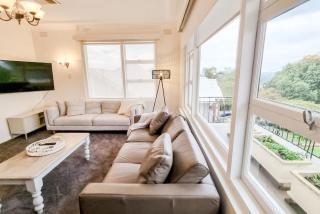 Stay at Beauty Point Wagga 5bdr 2bth magical views - Wagga Wagga - 8