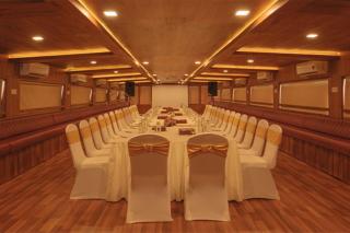 Kumarakom Lake Resort Houseboats - Kottayam - 2