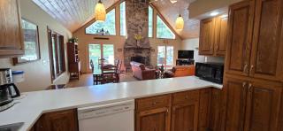 Tall Pines- 5-bedroom 3-bath with hot tub and more! - Swanton - 6