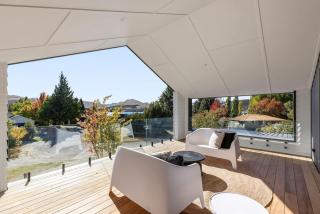 The Wanaka Tree Escape | Lake Views & Prime Location - 2