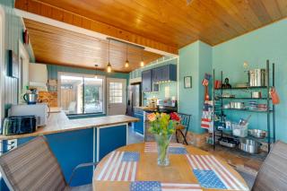 2 Mi to Riverwalk Palmetto Gem with Fire Pit and BBQ - Palmetto - 7