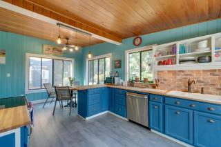 2 Mi to Riverwalk Palmetto Gem with Fire Pit and BBQ - 4