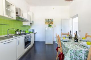 GuestHost - Station Oasis with Parking and Garden - 1