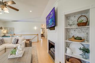 Fish, Boat and Hike Lakefront Home with Game Room! - Moneta - 5