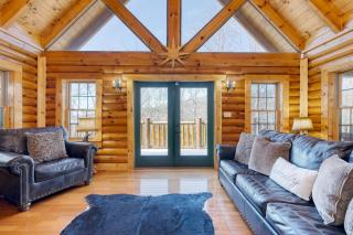 American Dream by AvantStay Deck w Views Theater Game Room Community Pool - Gatlinburg - 2