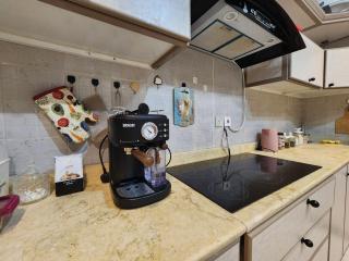 Modern 2-BR Retreat - Stylish Stay in Al Yasmeen - Riade - 8