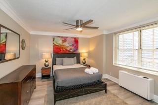High Rise Downtown Condo with Skyline View - Atlanta - 3