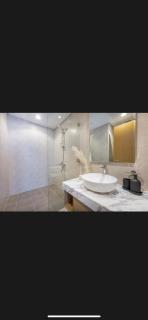 Modern 2 BDR Apartment in Business Bay, Ocean & Burj AlArab Stunning View - 8