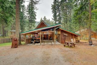 Leavenworth Cabin with Deck, Hot Tub and Game Room! - 9