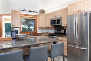 Pinnacle Ridge 06 - Whistler - 5