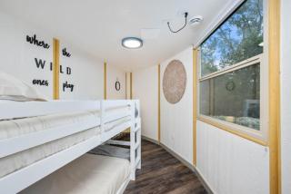 Harlow Yurt-Cabin at Canyon Lake Luxury Getaway w Hot Tub - Canyon Lake - 3
