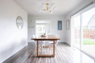 Stylish Modern Farmhouse wYard 10 mins from DT - 9