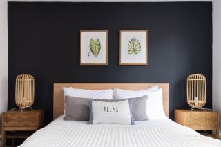 Stylish Urban Loft wFloating Stairs&Fireplace - 8