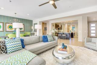 Private Pool and Mtn Views Luxe Palm Springs Home! - Palm Springs - 8