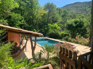 Mas ancien sans vis-à-vis avec piscine chauffé dans les collines - Les Pilles - 0