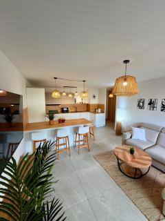 charmant 3 pièces neuf SUR JARDIN piscine débordement en Rooftop VUE MER ET MONTAGNES parking gratuit climatisation 2 CHAMBRES - 5