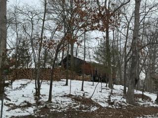Modern Retreat Poconos 3BR Fire Pit Skiing - East Stroudsburg - 9