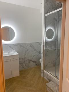 Walsh's Hotel and Apartments - Maghera - 9
