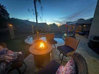 Modern Studio Apartment with Private Pool, Hot Tub and Cabana - Peoria - 9