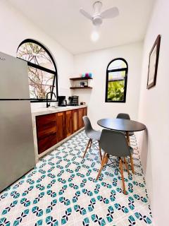 Mountain View, King Bed, Saltwater Pool, Kitchen, Fast WiFi, Air Conditioning - Montana at Casa Calavera - San Francisco - 9