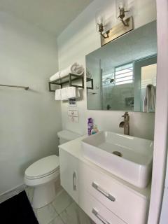 Modern Family Home 5 Minutes from Beach - Toa Baja - 3