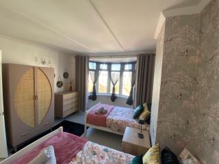 Leslie House - Gillingham - 7