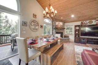 Near Downhill Ski Resort! Hot Tub Haven in Truckee - 5