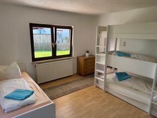 Große Wohnung Garten near Munich Oktoberfest Marienplatz Messe - Penzberg - 4