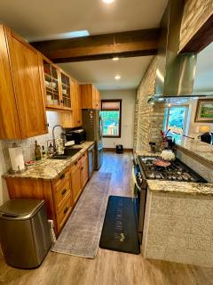 Be Still & Know, Fireplace, Firetable, Walk to Port - 5