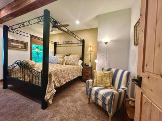 Be Still & Know, Fireplace, Firetable, Walk to Port - 2