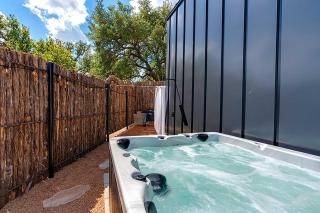 The Arroyo at Meridian Hot tub & Firepit - Fredericksburg - 9